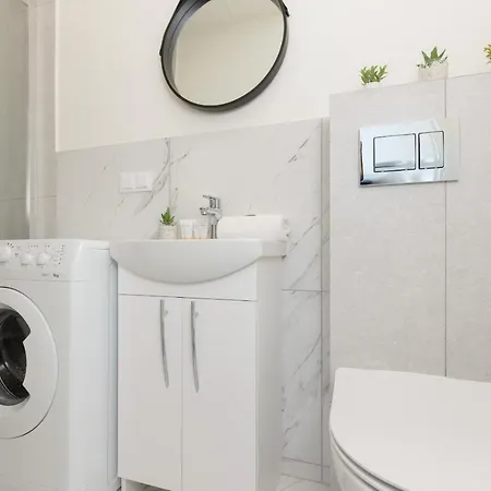 Daire Budget-friendly Metro Wilanowska Mokotow By Renters *