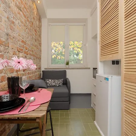 Budget-friendly Metro Wilanowska Mokotow By Renters Varsovia