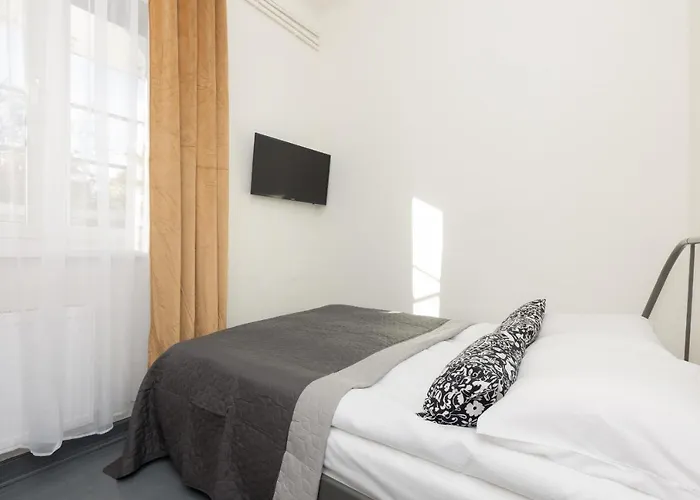 Budget-friendly Metro Wilanowska Mokotow By Renters *