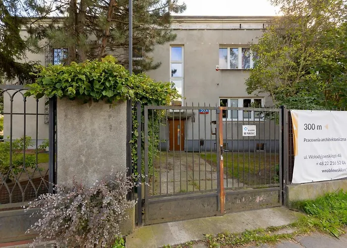 Budget-friendly Metro Wilanowska Mokotow By Renters Apartman *