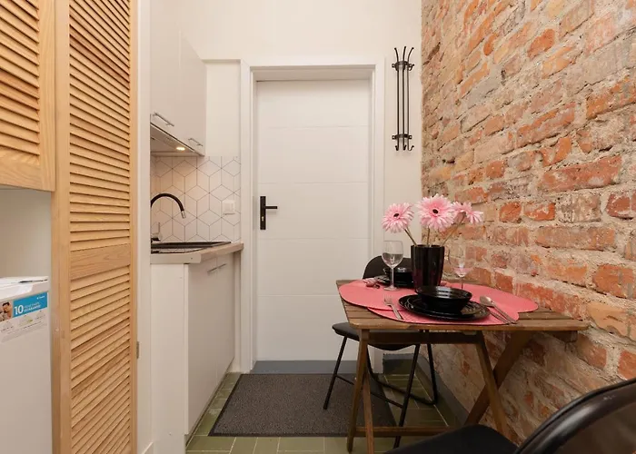 Budget-friendly Metro Wilanowska Mokotow By Renters